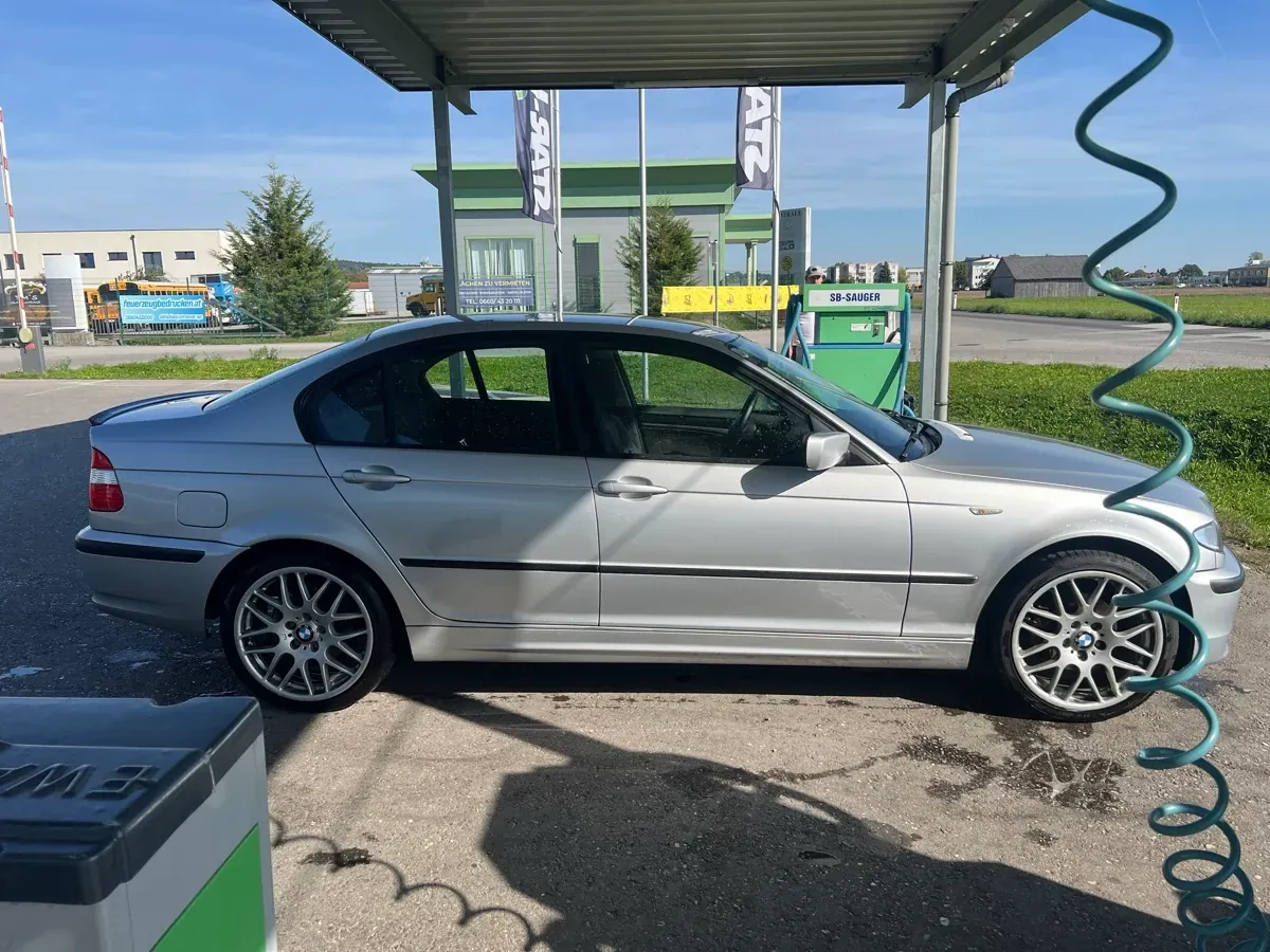 BMW 3 Series 2003 photo 3