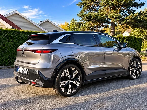 Renault Megane E-Tech 2022 photo 3