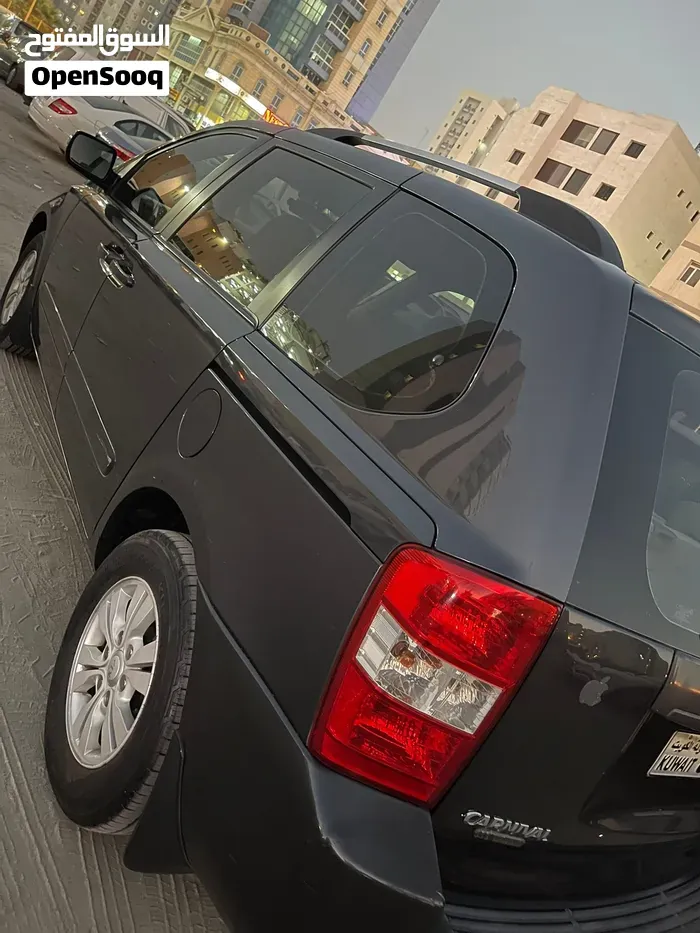 Kia Carnival 2014 photo 3