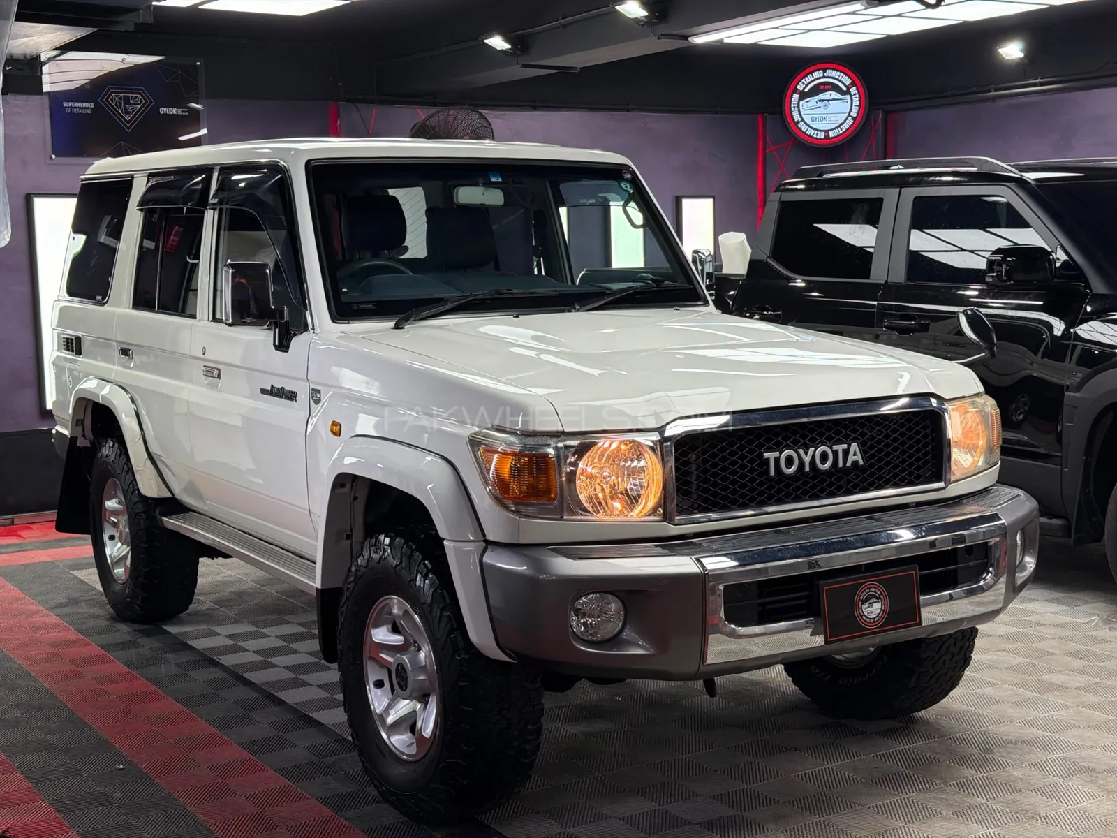 Toyota Land Cruiser