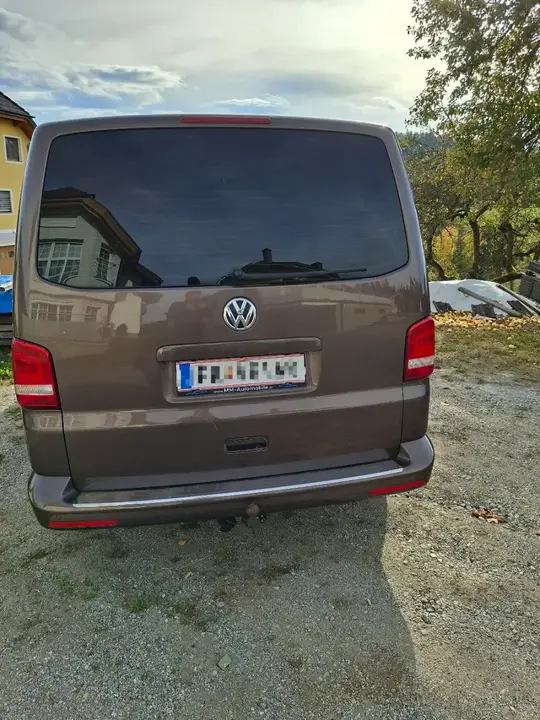 Volkswagen Multivan 2012 photo 2