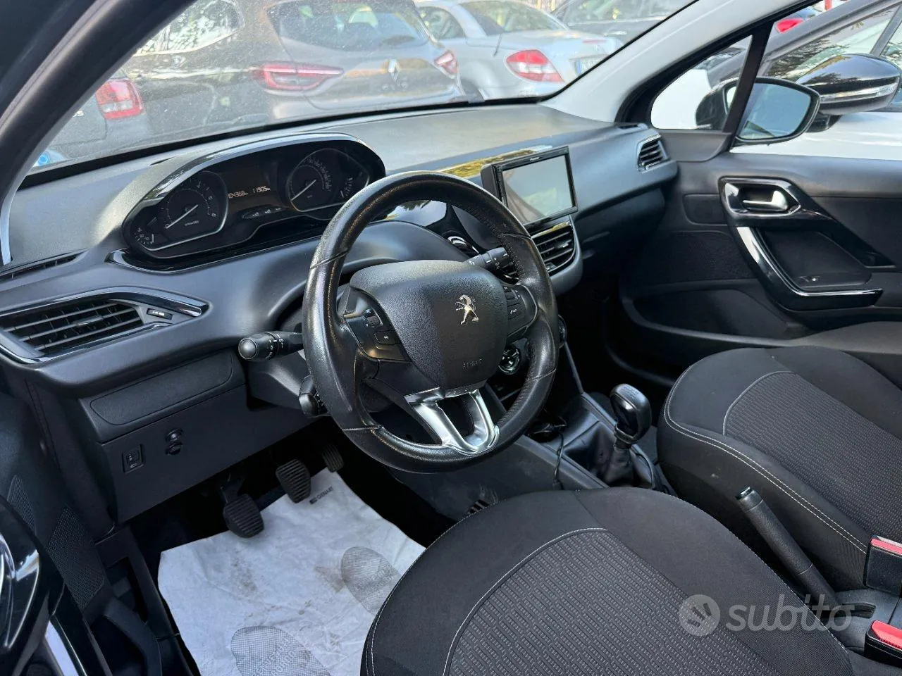 Peugeot 208 2017 photo 5