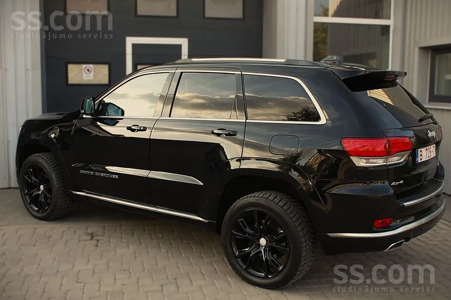 Jeep Grand Cherokee 2020 photo 2