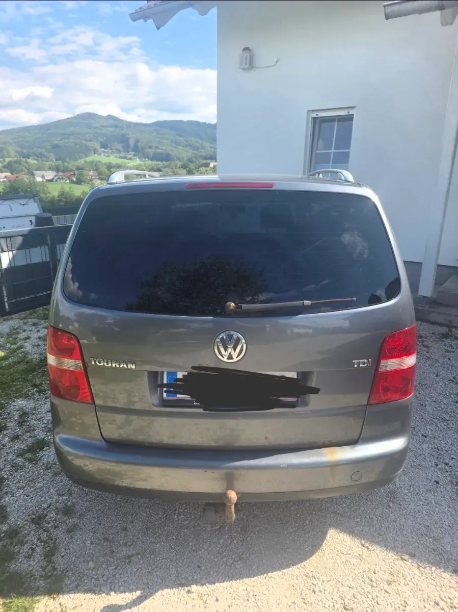 Volkswagen Touran 2003 photo 2
