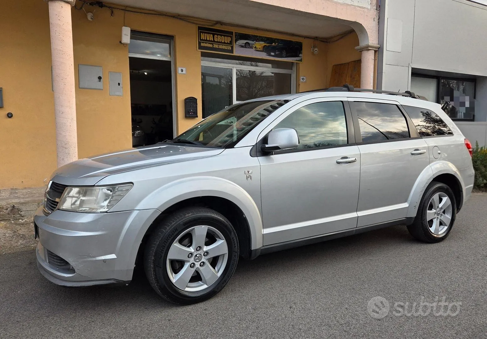 Dodge Journey 2010 photo 2