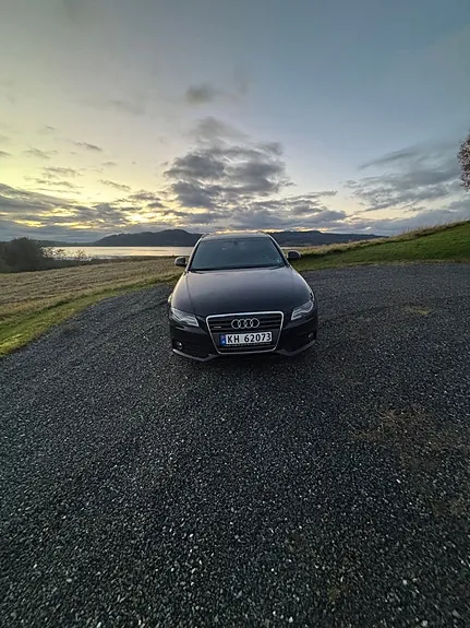 Audi A4 2009 photo 2