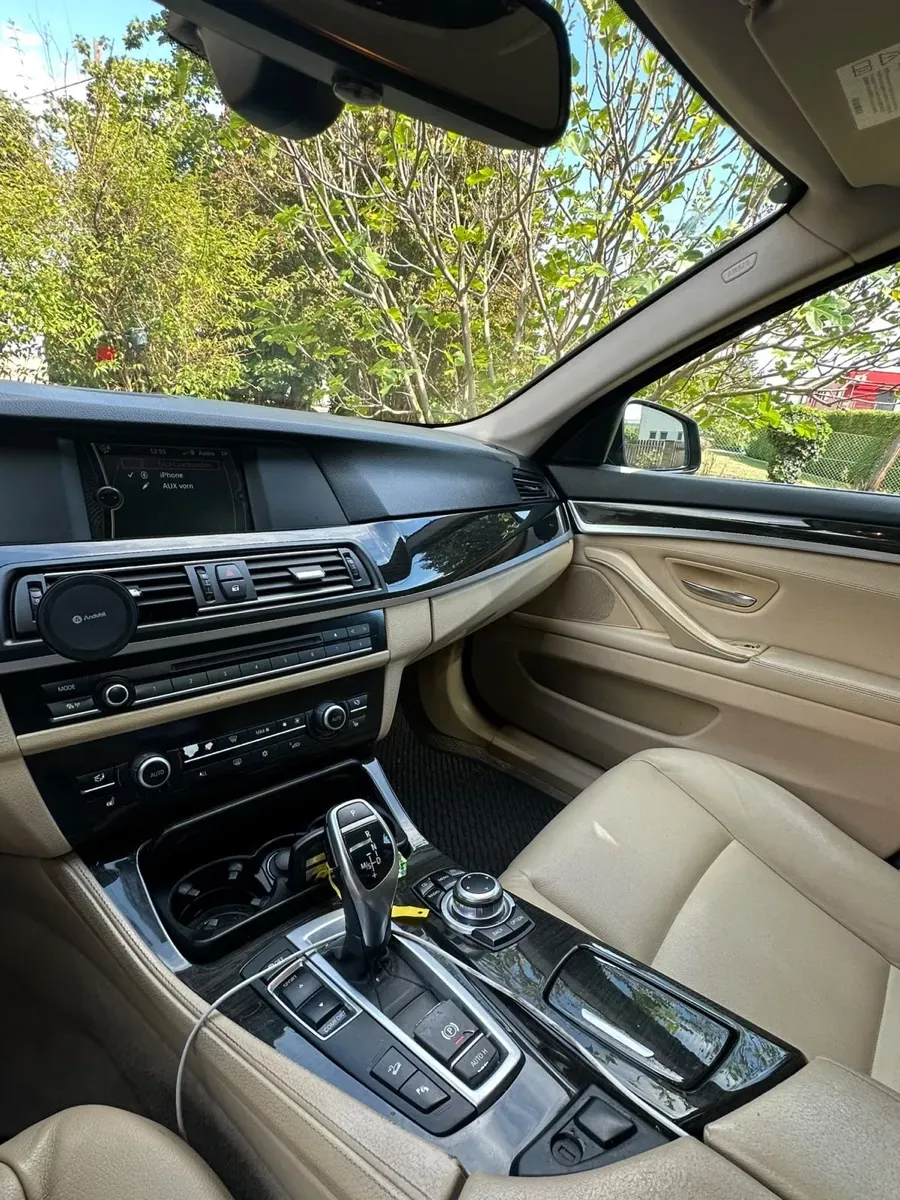 BMW 5 Series 2013 photo 2
