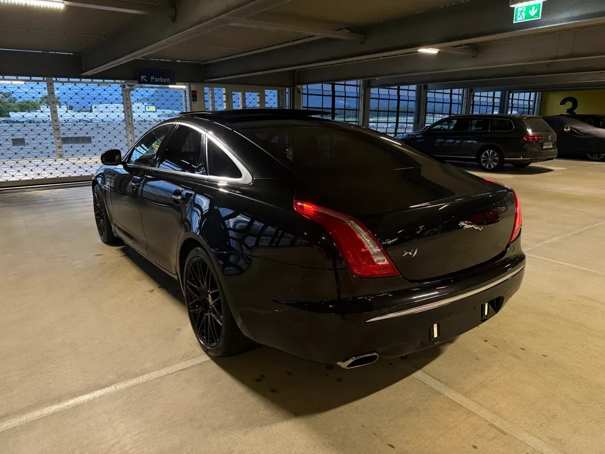 Jaguar Xj 2011 photo 2