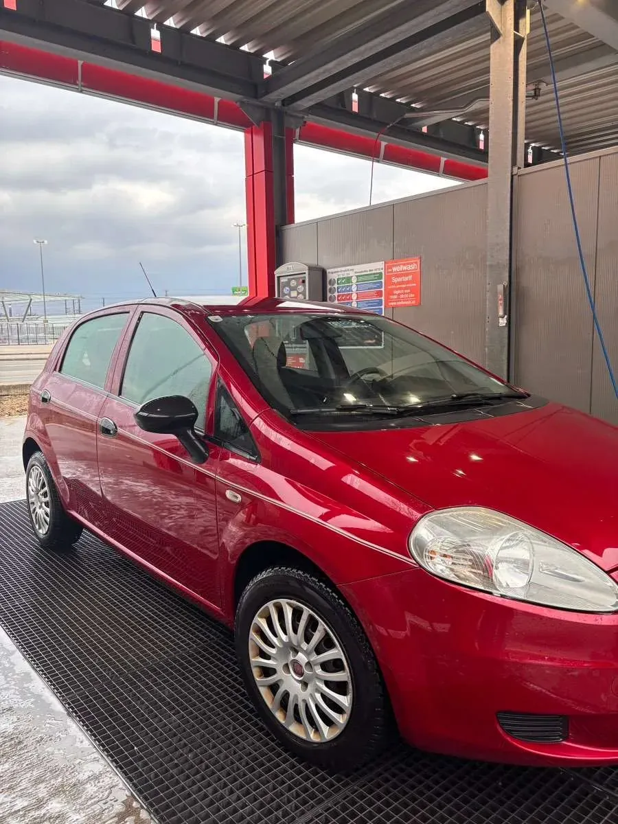 Fiat Punto 2010 photo 2