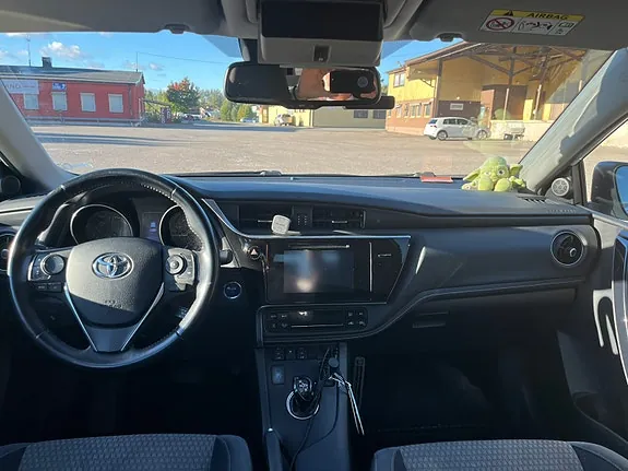 Toyota Auris 2017 photo 5