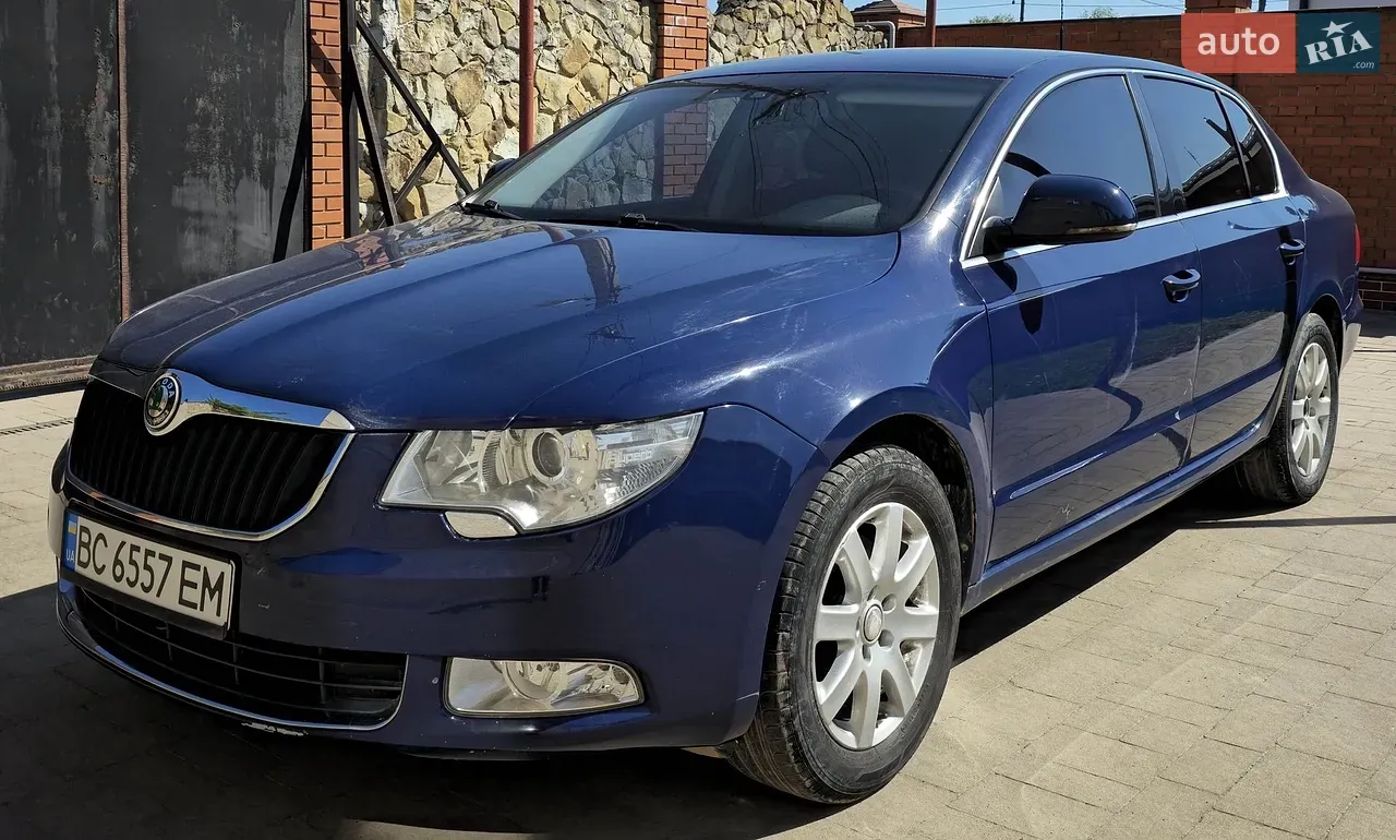 Skoda Superb 2010 photo 4