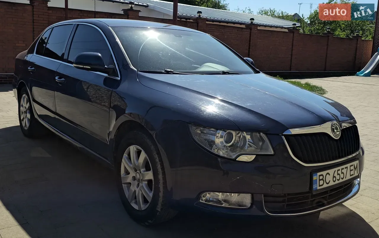 Skoda Superb 2010 photo 5