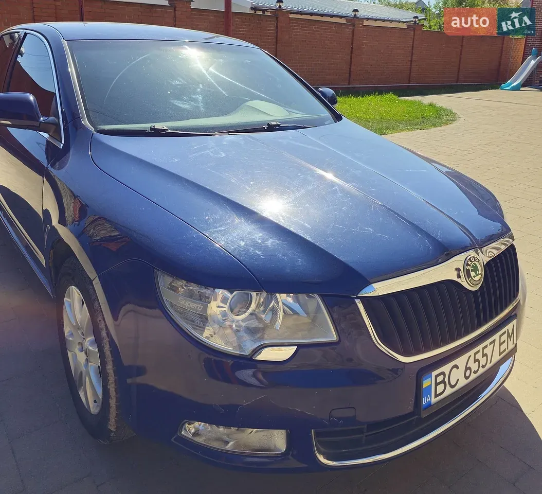 Skoda Superb 2010 photo 3