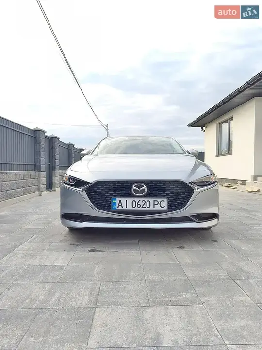 Mazda 3 2019 photo 2