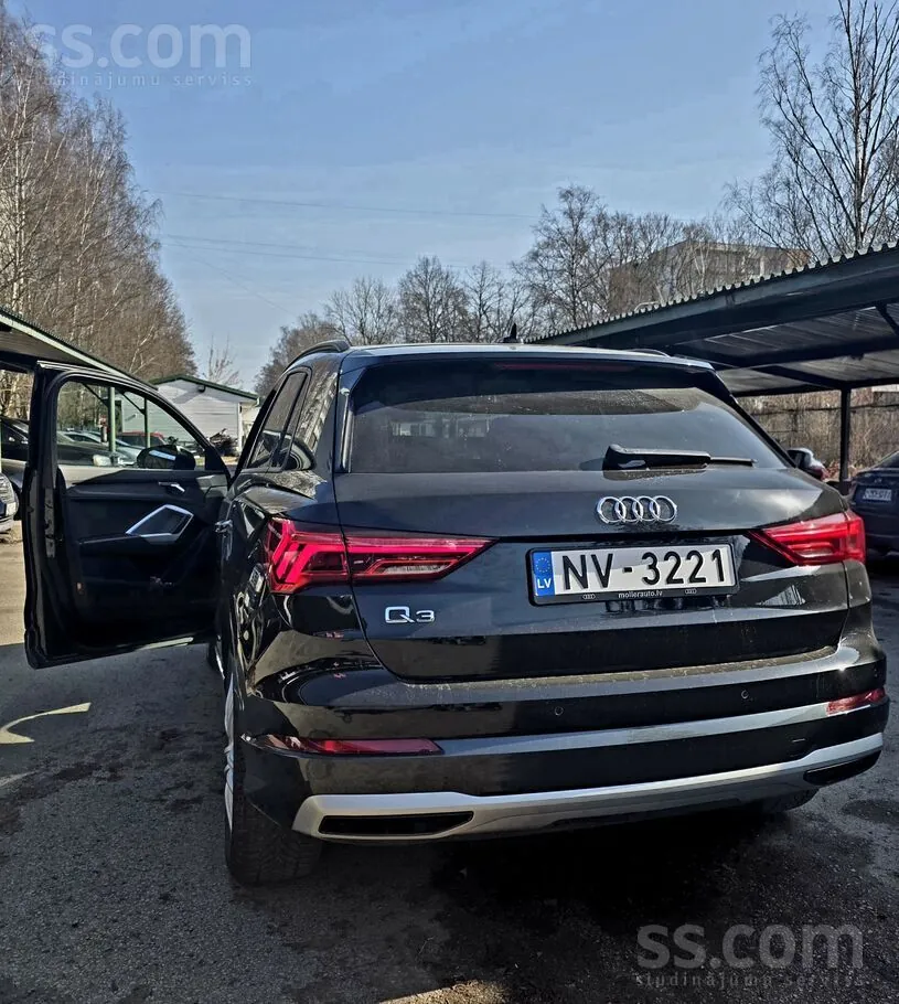 Audi Q3 2021 photo 2