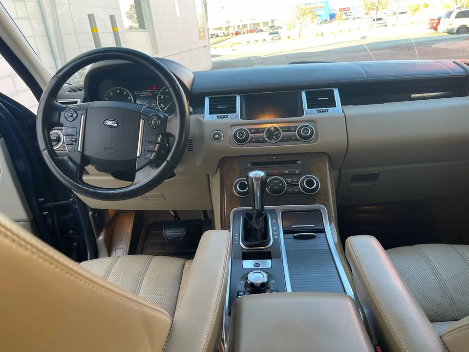 Land Rover Range Rover 2011 photo 3