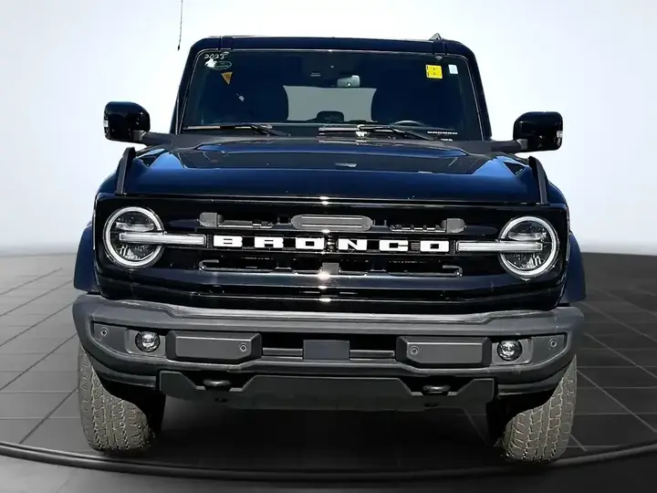 Ford Bronco 2023 photo 2