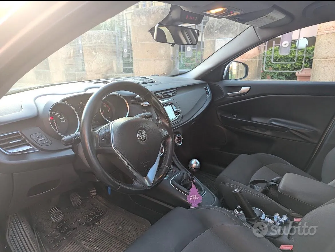 Alfa Romeo Giulietta 2016 photo 4