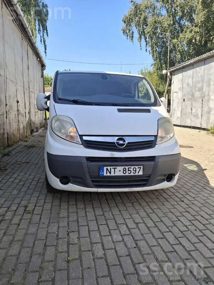 Opel Vivaro 2012 photo 2