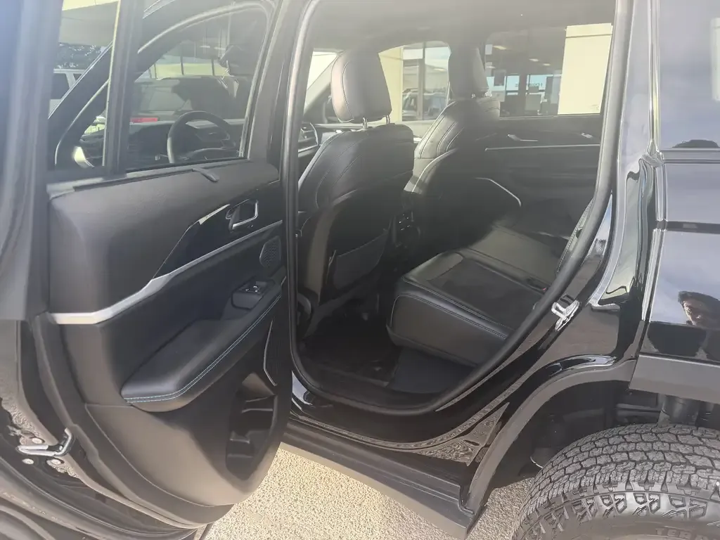Jeep Grand Cherokee 2023 photo 5