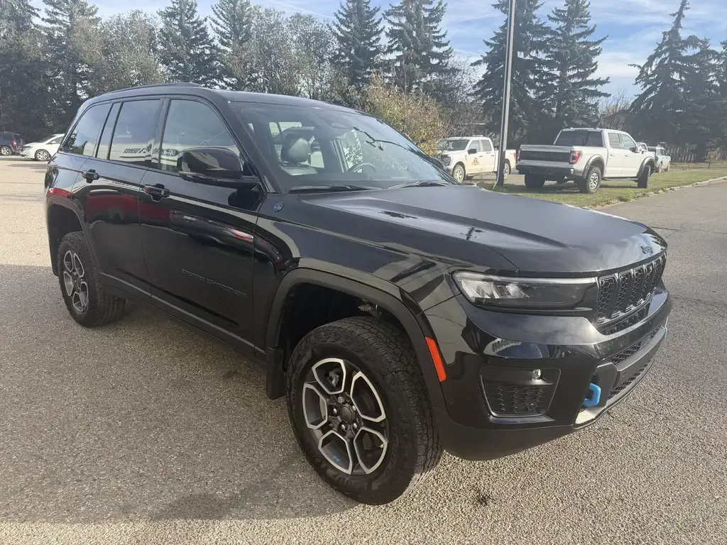 Jeep Grand Cherokee 2023 photo 3