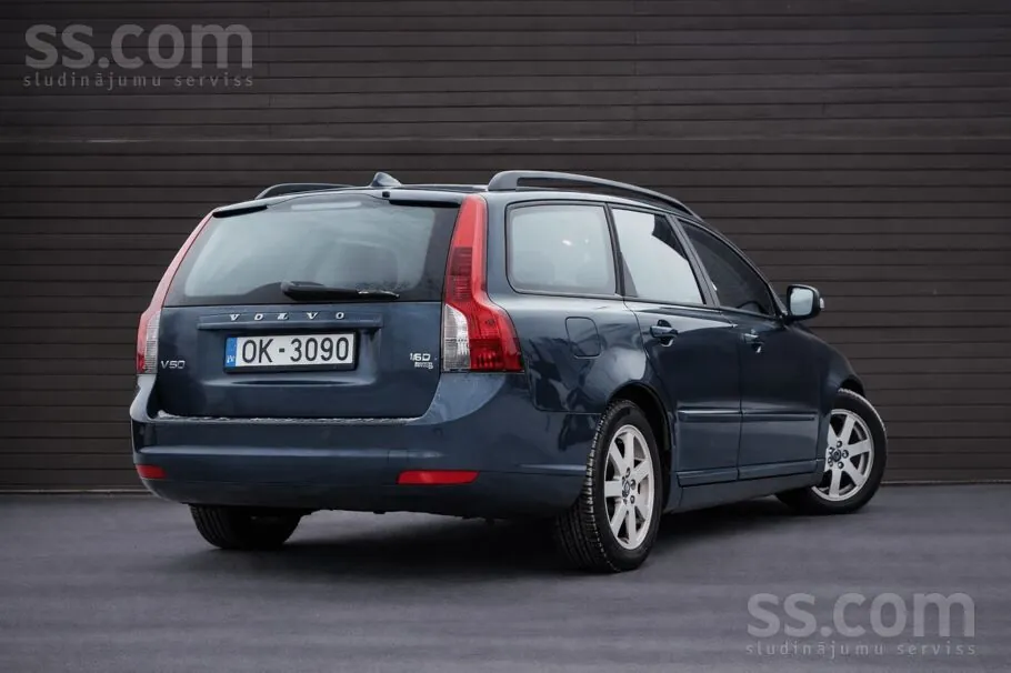 Volvo V50 2010 photo 3