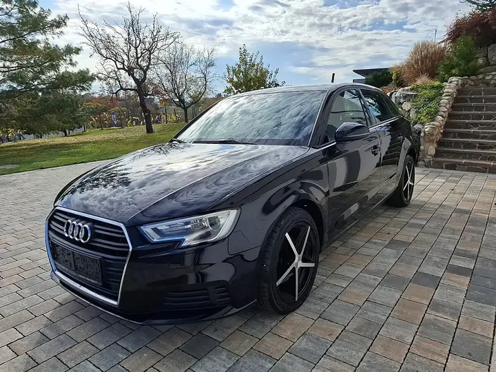 Audi A3 2016 photo 2