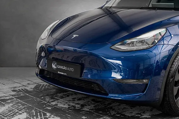 Tesla Model Y 2023 photo 2