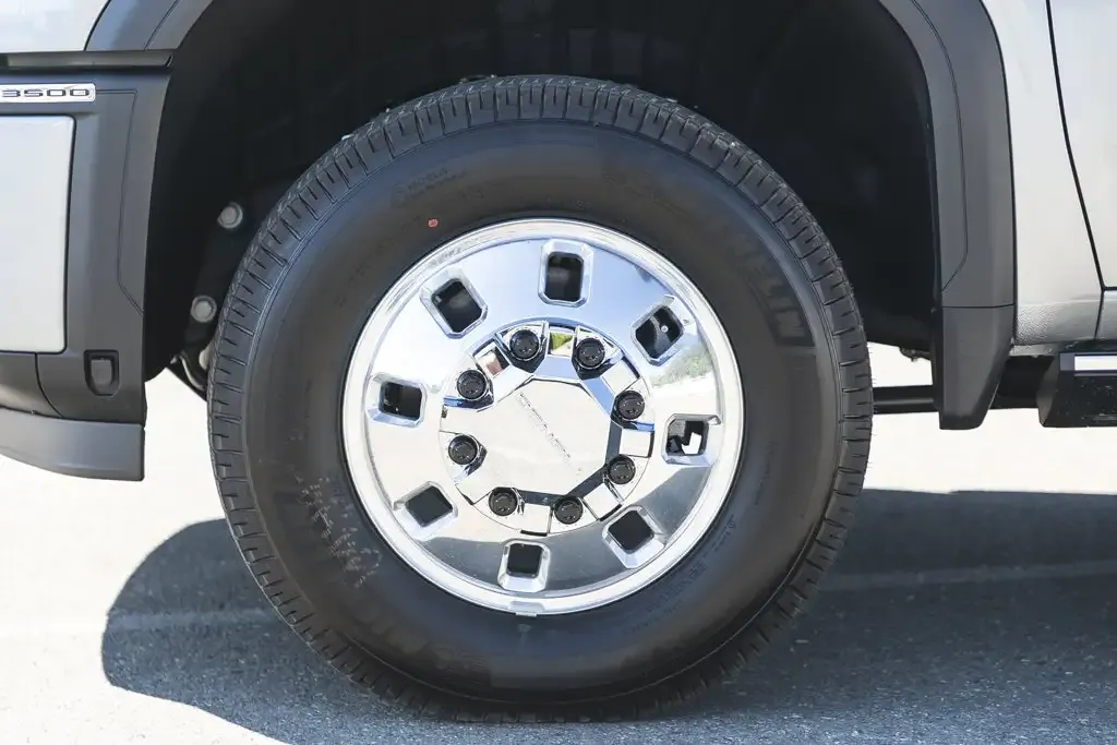 GMC Sierra 3500Hd 2026 photo 4