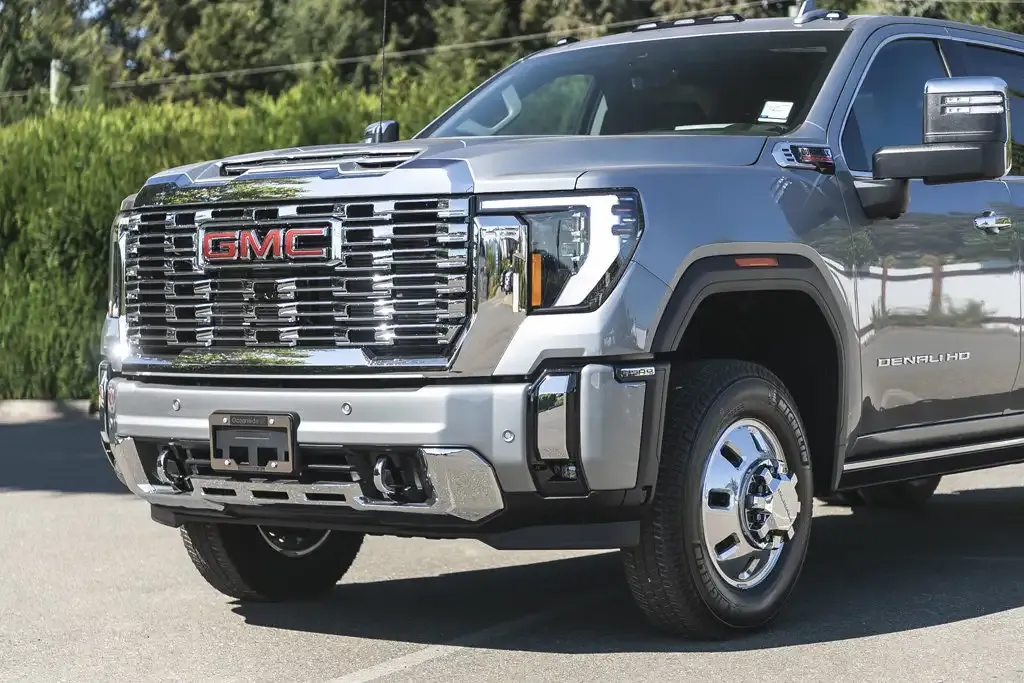 GMC Sierra 3500Hd 2026 photo 2