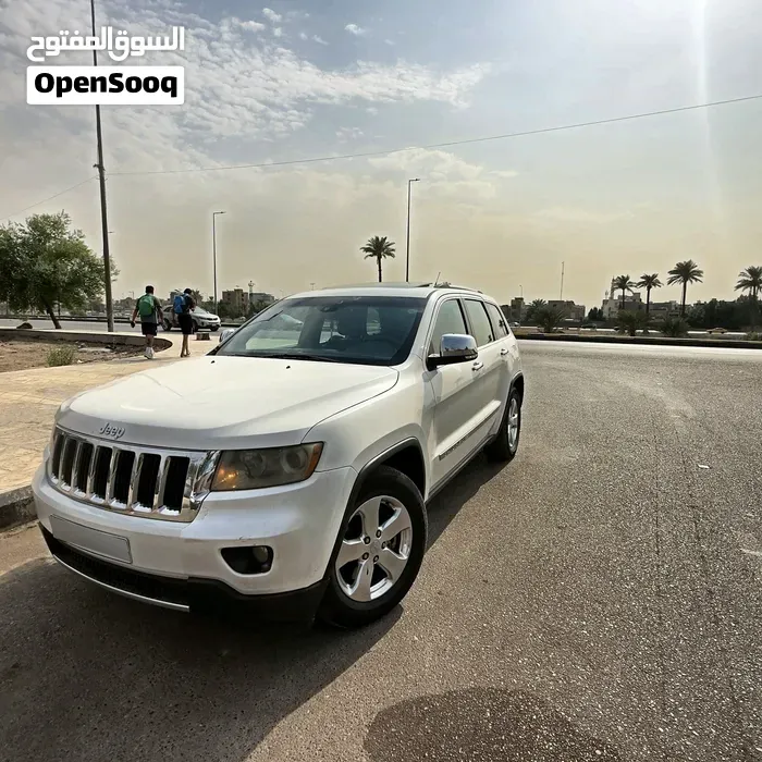 Jeep Grand Cherokee 2011 photo 2