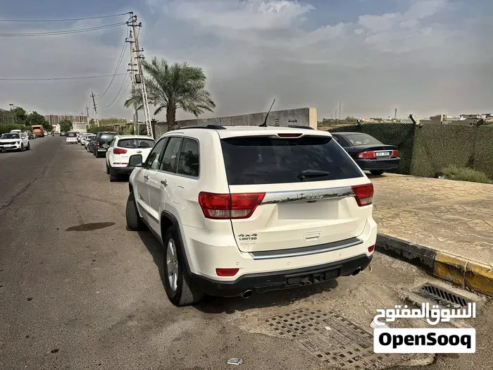 Jeep Grand Cherokee 2011 photo 4