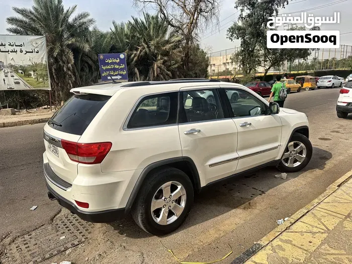 Jeep Grand Cherokee 2011 photo 3