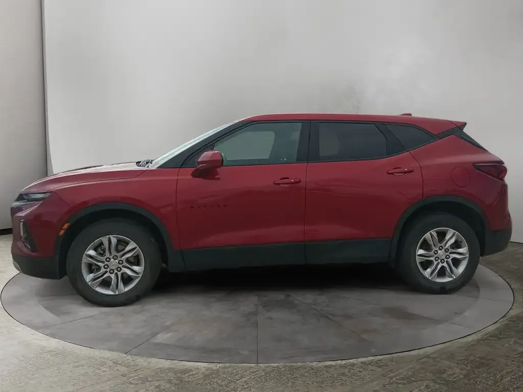 Chevrolet Blazer 2021 photo 2