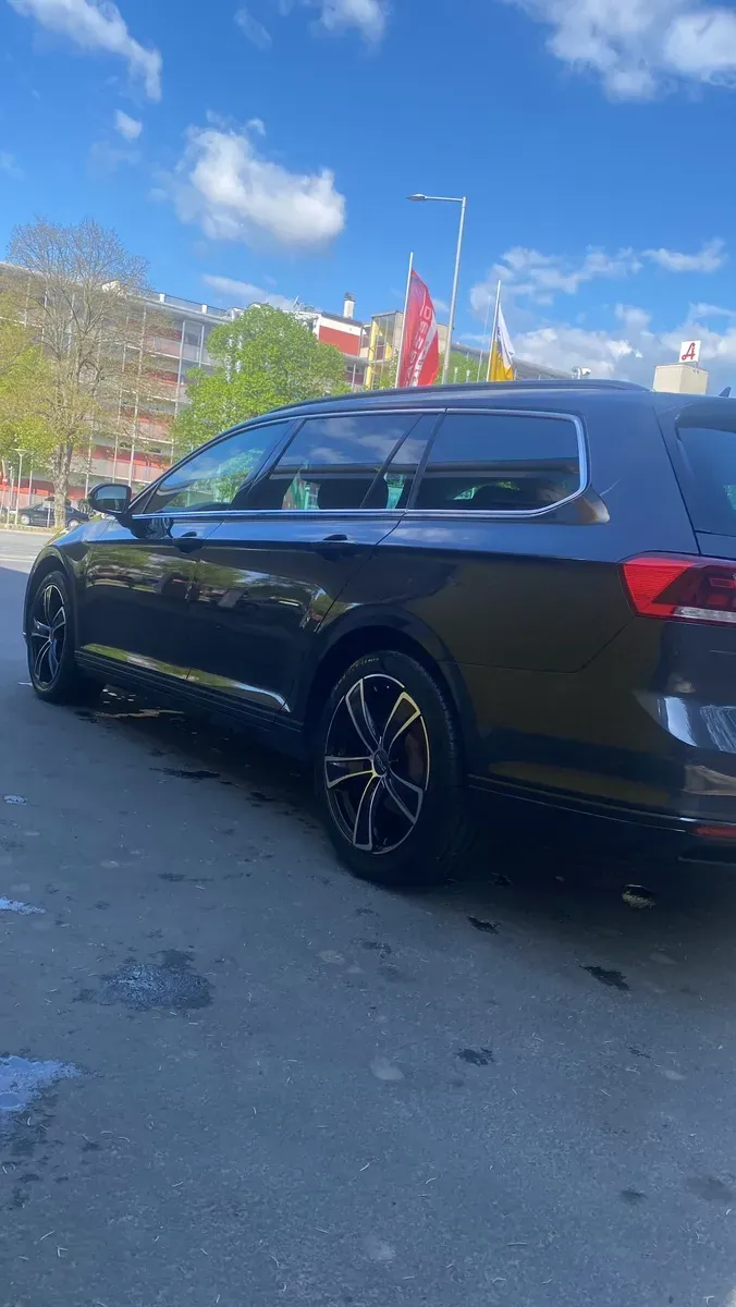 Volkswagen Passat 2020 photo 2