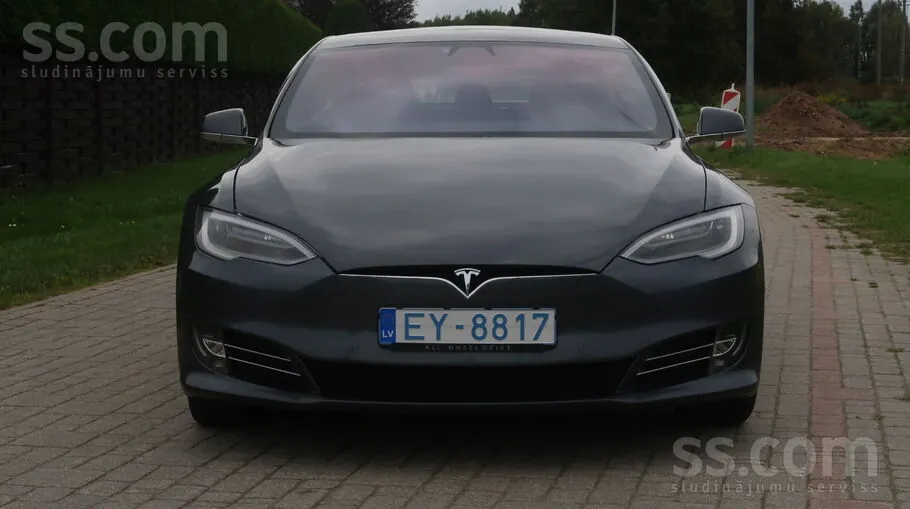 Tesla Model S 2019 photo 2