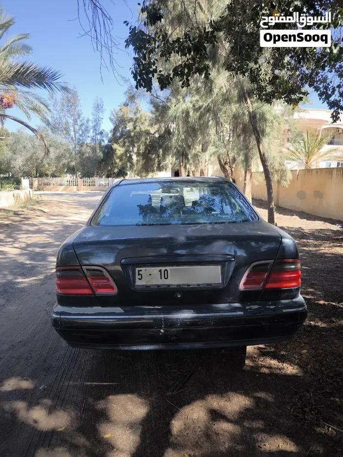 Mercedes-Benz E-Class 2002 photo 3