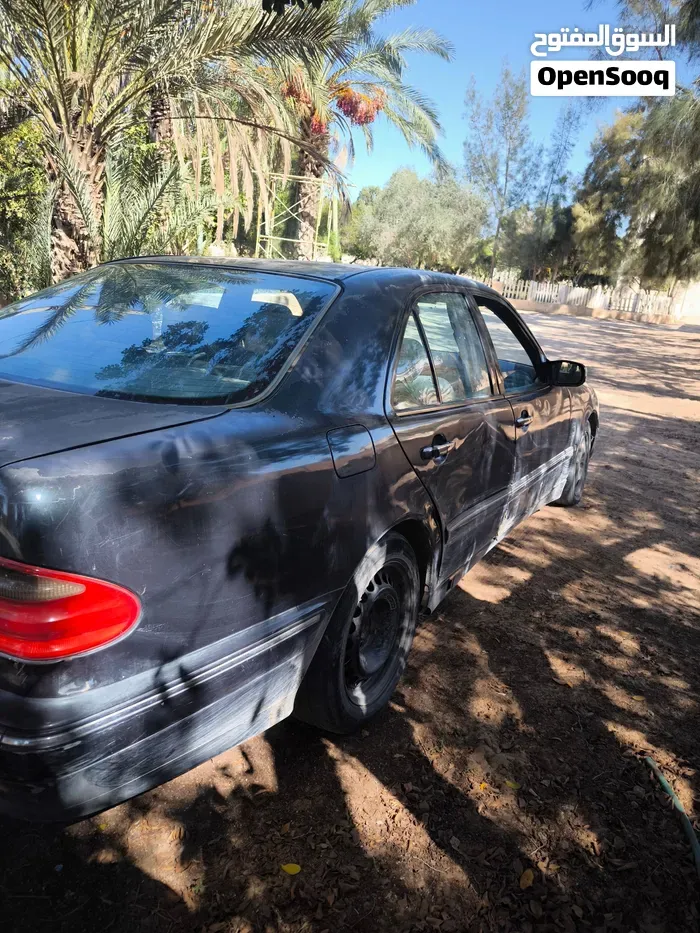Mercedes-Benz E-Class 2002 photo 2