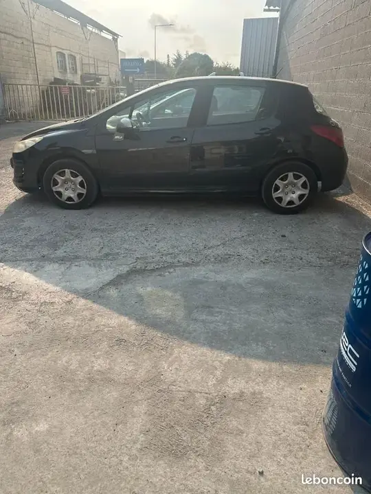 Peugeot 308 2008 photo 2