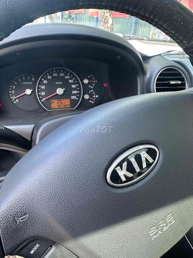Kia Carens 2012 photo 3