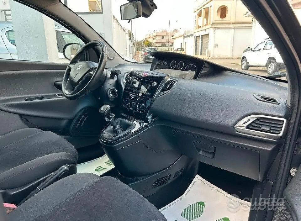 Lancia Ypsilon 2013 photo 5