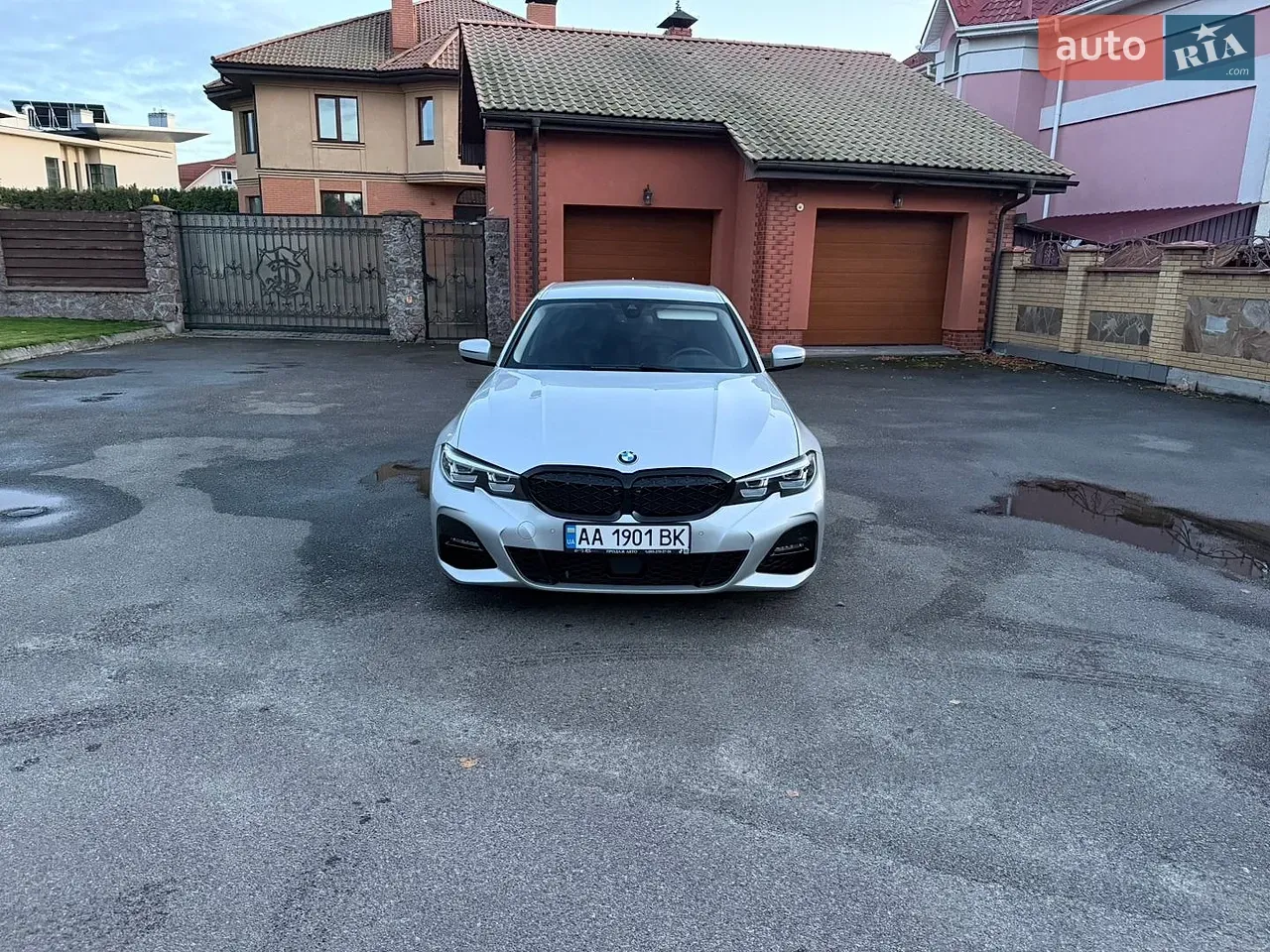 BMW 3 Series 2020 photo 3