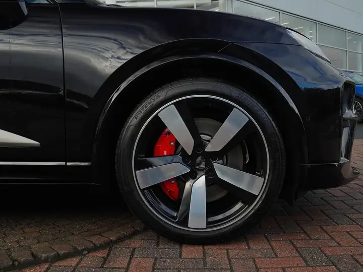 Porsche Macan 2026 photo 4