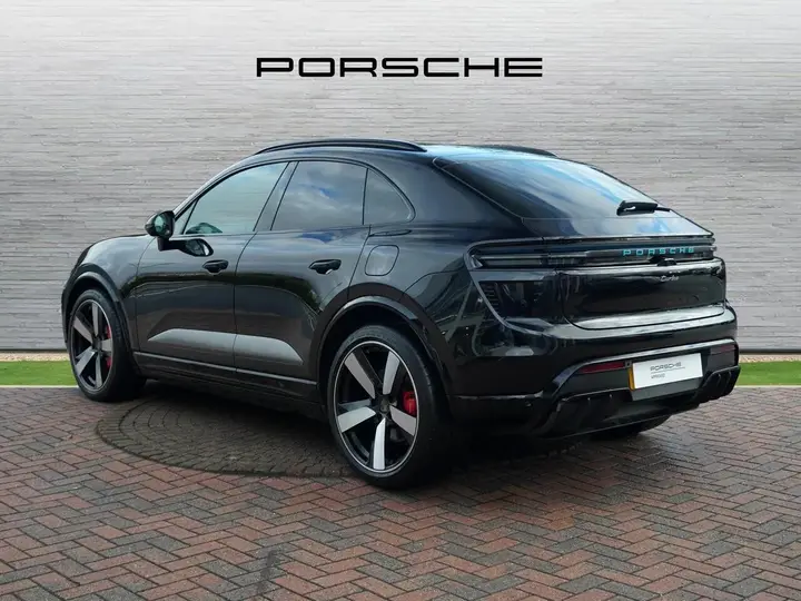 Porsche Macan 2026 photo 2