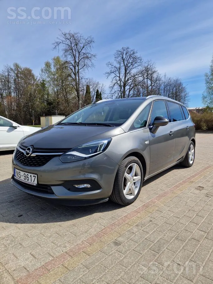 Opel Zafira 2017 photo 2
