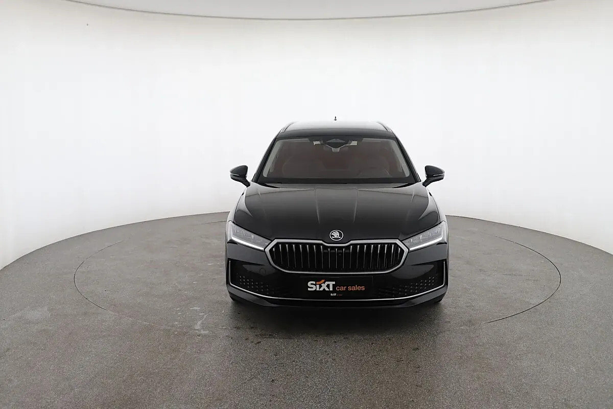 Skoda Superb 2025 photo 2
