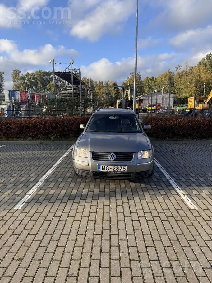 Volkswagen Passat 2003 photo 2