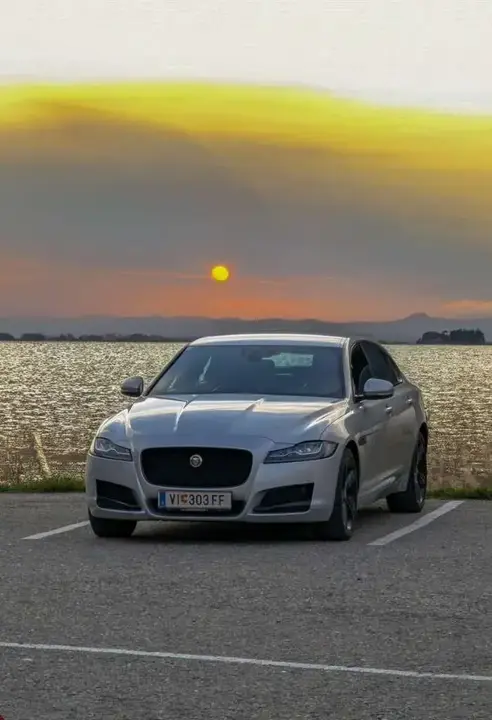 Jaguar Xf 2017 photo 2