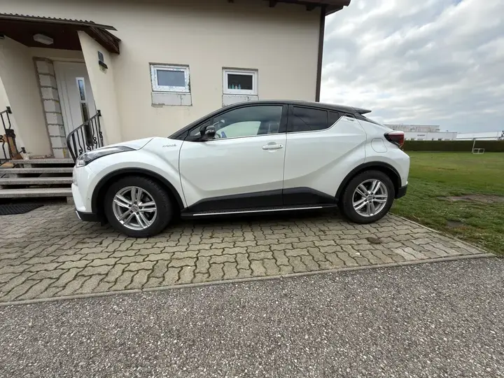 Toyota C-Hr 2018 photo 3