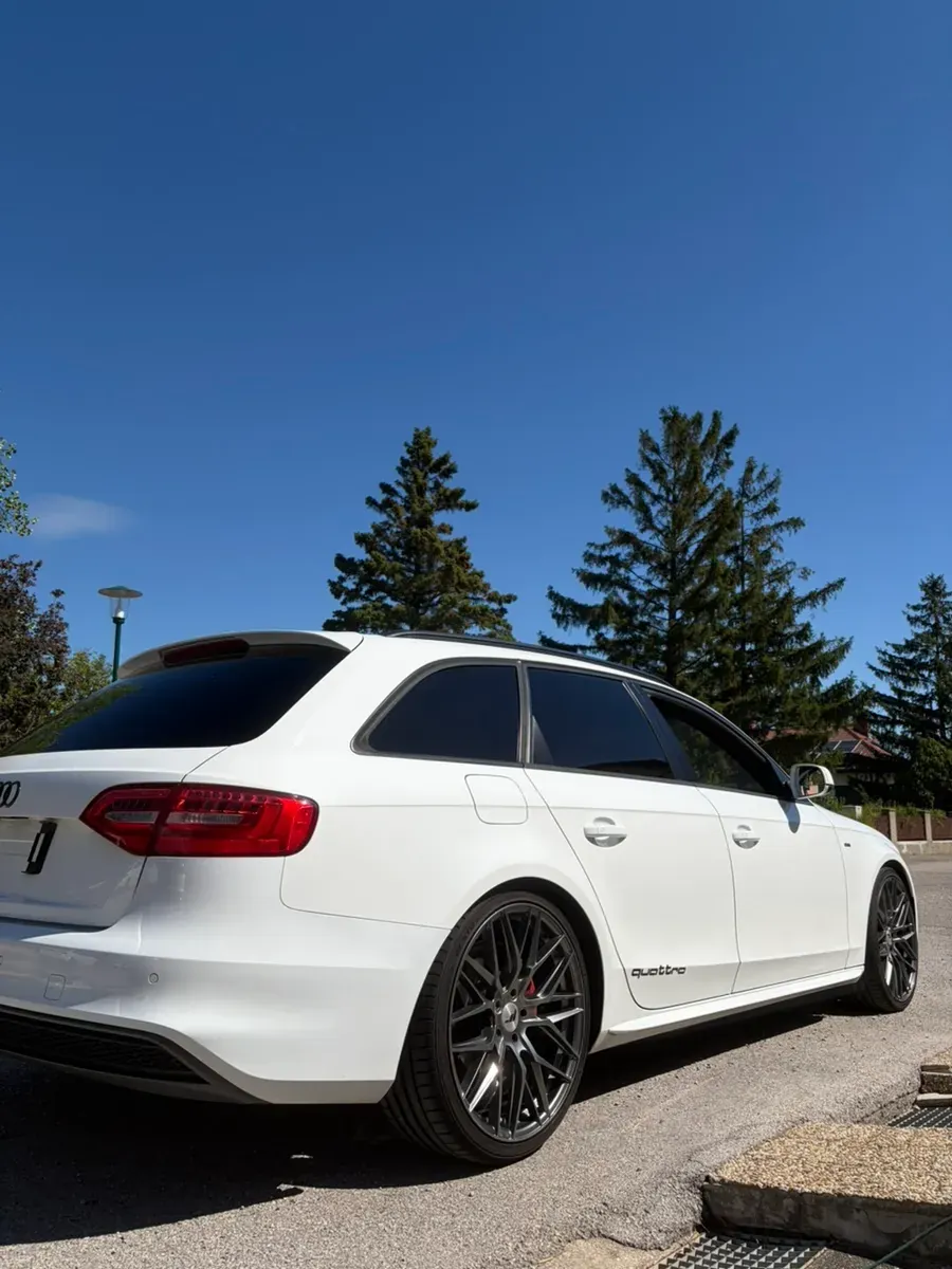 Audi A4 2012 photo 3